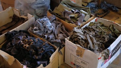 Вінницьким волонтерам не вистачає тканини для маскувальних сіток Вінницьким волонтерам не вистачає тканини для маскувальних сіток