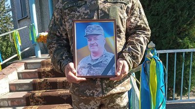 Провели в останню дорогу бійця, похорон, ЗСУ, попрощалися із бійцем Провели в останню дорогу бійця, похорон, ЗСУ, попрощалися із бійцем