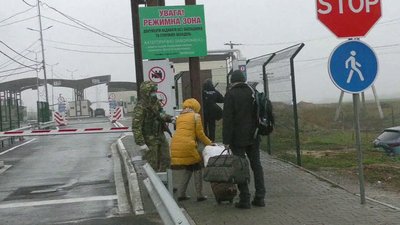 Перепони з боку Росії під час перетину адмінмежі з Кримом