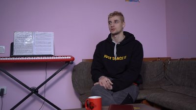 Музикант з Кіровоградщини написав пісню про війну, після пережитого у Харкові