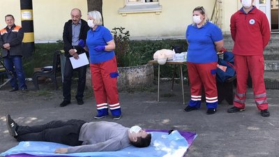 Водіїв львівських трамваїв та тролейбусів навчали надавати домедичну допомогу Водіїв львівських трамваїв та тролейбусів навчали надавати домедичну допомогу
