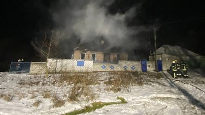 На Харківщині горів приватний будинок: рятувальники знайшли трьох загиблих