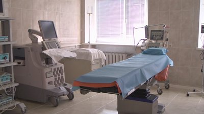Два автомобілі швидкої допомоги передала волонтерка у лікарню на Вінниччину Два автомобілі швидкої допомоги передала волонтерка у лікарню на Вінниччину