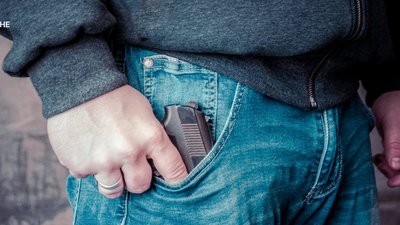Чоловіка, який стріляв у свого знайомого в центрі Чернівців, засудили до 7 років