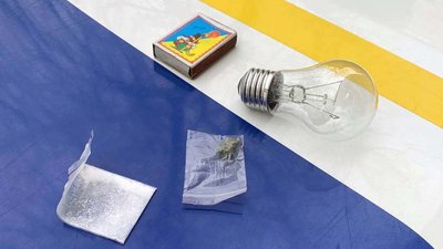 У Херсоні патрульні затримали двох хлопців із наркотиками У Херсоні патрульні затримали двох хлопців із наркотиками