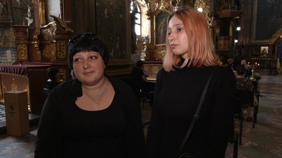 Вдова прикордонника Ольга та донька Марія Дашко Вдова прикордонника Ольга та донька Марія Дашко