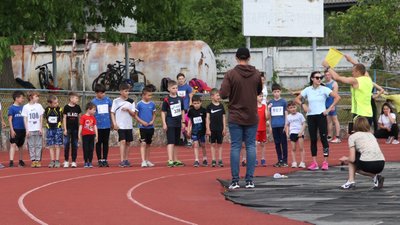 На Франківщині спортсмени зібрали 10 тис. грн для ЗСУ на благодійних легкоатлетичних стартах На Франківщині спортсмени зібрали 10 тис. грн для ЗСУ на благодійних легкоатлетичних стартах