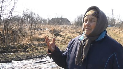 Жителі села на Тернопільщині звернулися до агрофірми, щоби ті відремонтували дорогу