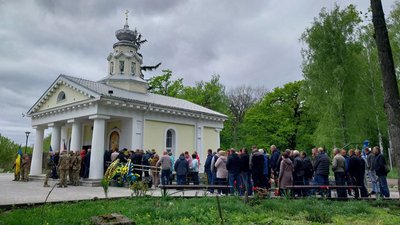У Сумах поховали захисників Андрія Пальчуна та Олексія Рябеннка У Сумах поховали захисників Андрія Пальчуна та Олексія Рябеннка