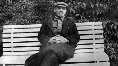 Володимир Ленін на відпочинку в Горках, 1922 рік Володимир Ленін на відпочинку в Горках, 1922 рік