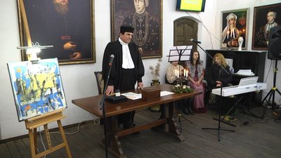 Придбай картину – допоможи ЗСУ. На Хмельниччині влаштували благодійний аукціон