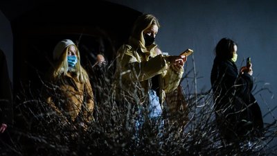 Фоторепортаж з перформансу: у Києві відкрилася виставка, присвячена кримськотатарській культурі Фоторепортаж з перформансу: у Києві відкрилася виставка, присвячена кримськотатарській культурі