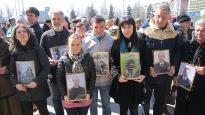 Учасниця запорізького Євромайдану, що вийшла однією з перших, згадує як все було Учасниця запорізького Євромайдану, що вийшла однією з перших, згадує як все було
