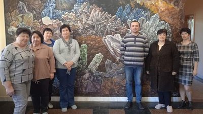 У музеї коштовного каміння на Житомирщині художник створив мурал на геологічну тематику У музеї коштовного каміння на Житомирщині художник створив мурал на геологічну тематику