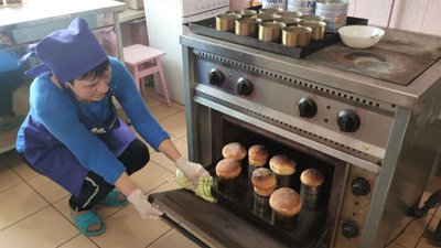 У Бобринці на Кіровоградщині для військових з громади, які на фронті, спекли 700 пасок