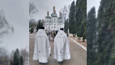 На Чернігівщині поховали трьох бійців, які загинули на Донеччині На Чернігівщині поховали трьох бійців, які загинули на Донеччині