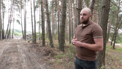 "Замість допомоги армії, витрачаємо гроші на недобросовісних людей": на Рівненщині невідомі зробили смітник у лісі "Замість допомоги армії, витрачаємо гроші на недобросовісних людей": на Рівненщині невідомі зробили смітник у лісі