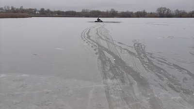 Хотів поцікавитись, чи клює: на Харківщині потонув чоловік Хотів поцікавитись, чи клює: на Харківщині потонув чоловік