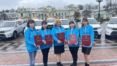 Медзаклади Житомирщини отримали вісім автомобілів від ЮНІСЕФ