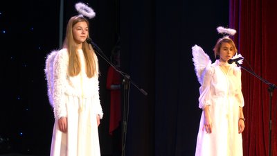 "Іде святий Миколай". У Франківську показали театралізовану виставу для дітей пільгових категорій "Іде святий Миколай". У Франківську показали театралізовану виставу для дітей пільгових категорій