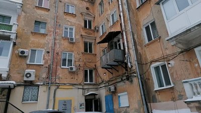 У центрі Кропивницького через порив тепломережі залило гарячою водою магазин та кафе У центрі Кропивницького через порив тепломережі залило гарячою водою магазин та кафе