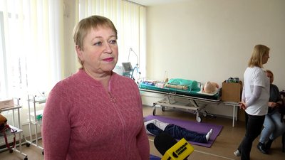 Вчителі та працівники дошкільних закладів Житомира розпочали навчатися першій домедичній допомозі Вчителі та працівники дошкільних закладів Житомира розпочали навчатися першій домедичній допомозі