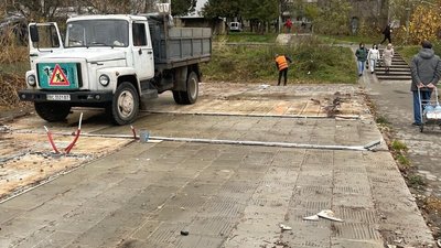 Вул. Миколайчука, звідки забрали МАФи