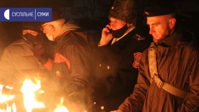 У Сумах смолоскипною ходою відзначили день народження Степана Бандери У Сумах смолоскипною ходою відзначили день народження Степана Бандери