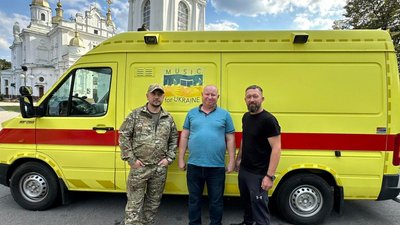 У Полтаві на потреби ЗСУ передали швидку від музиканта із Нідерландів