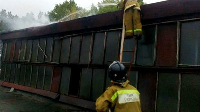 На Одещині горів покинутий завод