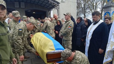На Тернопільщині попрощались з військовослужбовцем Михайлом Завадою