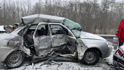 В автоаварії на Черкащині загинуло двоє людей В автоаварії на Черкащині загинуло двоє людей
