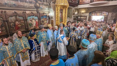 Предстоятель ПЦУ Блаженнійший Епіфаній очолив святкове богослужіння у храмі в Тернополі
