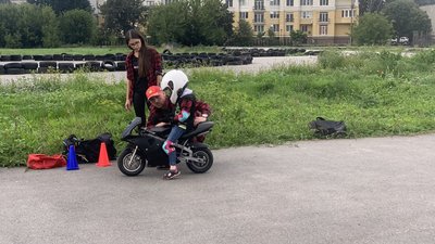 У 5 років їздить на мотоциклі: одесити відкрили мотошколу в Тернополі У 5 років їздить на мотоциклі: одесити відкрили мотошколу в Тернополі