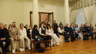Дзеркальна дата: скільки пар одружилися у миколаївському палаці урочистих подій Дзеркальна дата: скільки пар одружилися у миколаївському палаці урочистих подій