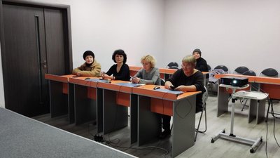 У Тернополі провели заняття з мобільної грамотності У Тернополі провели заняття з мобільної грамотності