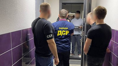 Оформляли як студентів: у Рівному поліція викрила канал переправлення іноземців в Україну