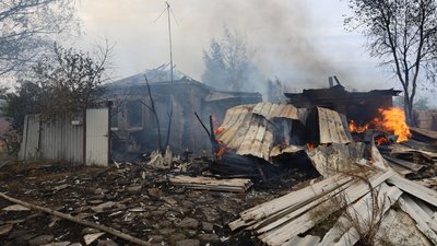 Окупанти другу добу поспіль обстрілюють село Безруки на Харківщині — ДСНС