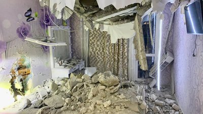 Війська РФ обстріляли Нікопольський район Дніпропетровщини: троє людей поранено Війська РФ обстріляли Нікопольський район Дніпропетровщини: троє людей поранено