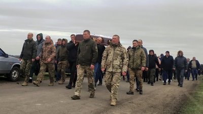 Оголосили триденну жалобу: у Матусівській громаді на Черкащині попрощалися із загиблим воїном Оголосили триденну жалобу: у Матусівській громаді на Черкащині попрощалися із загиблим воїном