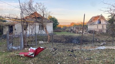П'ятеро травмованих, пожежа на підприємстві та пошкоджені будинки: наслідки атак РФ на Одещину П'ятеро травмованих, пожежа на підприємстві та пошкоджені будинки: наслідки атак РФ на Одещину