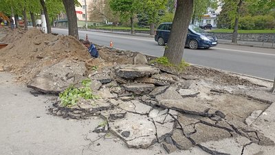 У Житомирі розпочали ремонтувати тротуари: на яких вулицях з'явиться нове покриття У Житомирі розпочали ремонтувати тротуари: на яких вулицях з'явиться нове покриття