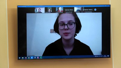 У Житомирському державному університеті імені Івана Франка стартував проєкт "Тут і зараз…" У Житомирському державному університеті імені Івана Франка стартував проєкт "Тут і зараз…"