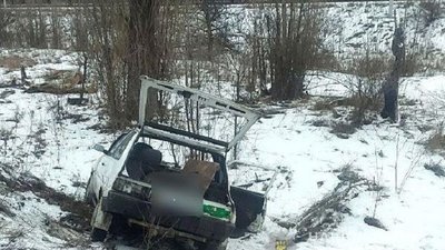 На Полтавщині зіткнулися автобус і легковик, загинула жінка На Полтавщині зіткнулися автобус і легковик, загинула жінка