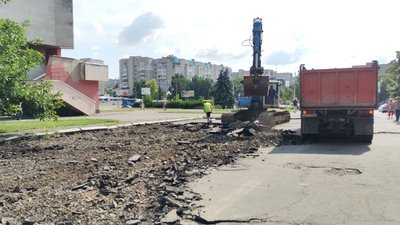 У Луцьку розпочали реконструкцію площі перед Палацом урочистих подій