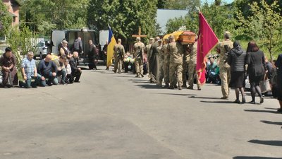 В Хмельницькому попрощались із 32-річним військовослужбовцем Олександром Сірим