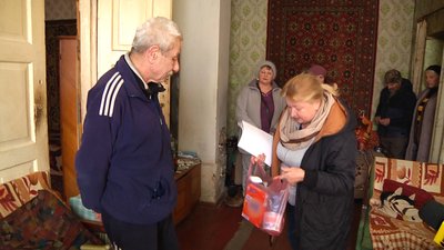 Волонтери утеплюють домівки літніх самотніх житомирян – таку допомогу отримали вже 38 людей Волонтери утеплюють домівки літніх самотніх житомирян – таку допомогу отримали вже 38 людей