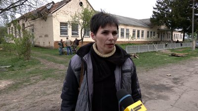 Тікали від обстрілів – потрапили під авіаудар. Як живуть люди після авіаударів по селу Іванівка на Чернігівщині Тікали від обстрілів – потрапили під авіаудар. Як живуть люди після авіаударів по селу Іванівка на Чернігівщині