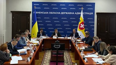Через нелегальну вирубку лісу на півночі Рівненщини влада зібрала нараду. Що вирішили Через нелегальну вирубку лісу на півночі Рівненщини влада зібрала нараду. Що вирішили