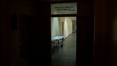 Підліток з Черкащини, якого вразило струмом на залізниці, у тяжкому стані. Його оперуватимуть Підліток з Черкащини, якого вразило струмом на залізниці, у тяжкому стані. Його оперуватимуть